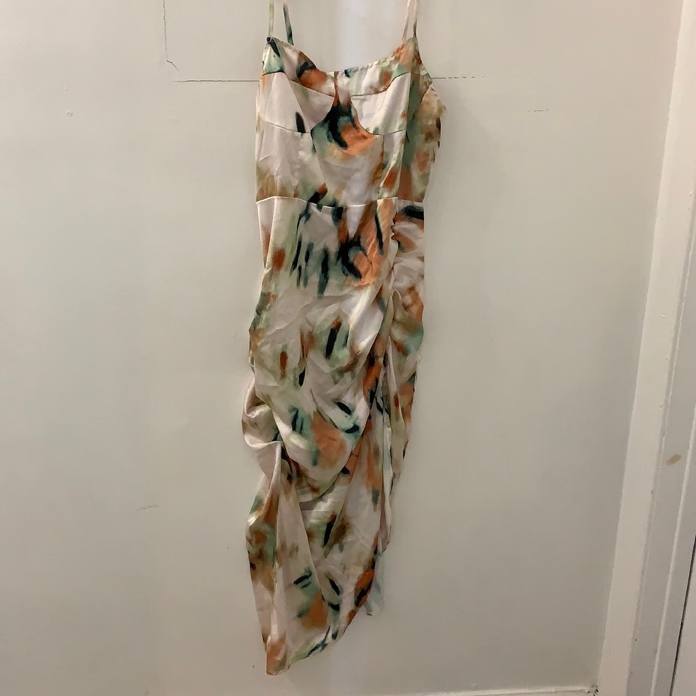 Beige floral dress with slit. Size Medium. SHEIN